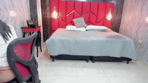 EMMA   online show from April 9, 3:07 pm