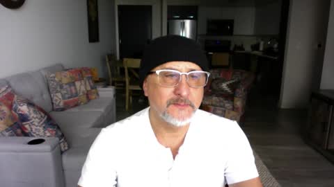 QS - INDEPENDENT MODEL online show from February 16, 4:32 pm