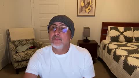 QS - INDEPENDENT MODEL online show from October 15, 4:27 am