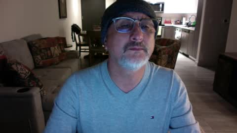 QS - INDEPENDENT MODEL online show from February 13, 5:05 am