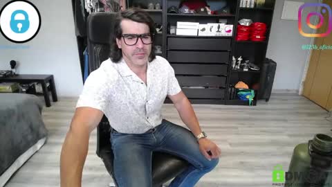 sam online show from April 12, 11:03 am