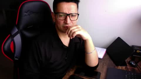 latino8484 online show from October 14, 8:17 am