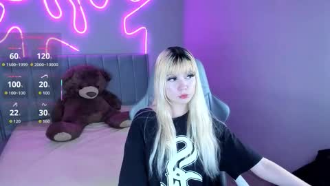 laukyubey1 online show from October 8, 8:37 pm