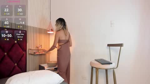 Lau Miller online show from September 12, 9:39 pm