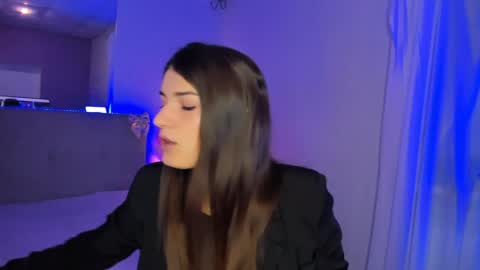 Laura online show from May 30, 5:17 am