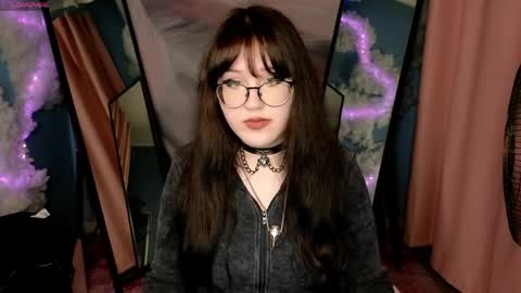 laura__wilson online show from April 8, 1:58 pm