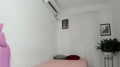 laura_and_kevin online show from February 3, 8:35 pm