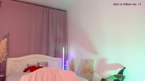 Laura online show from September 27, 8:28 pm