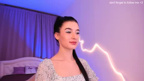 Laura online show from June 2, 9:39 pm