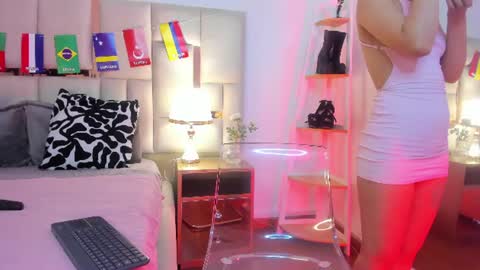laura_dicardy online show from July 9, 11:36 am