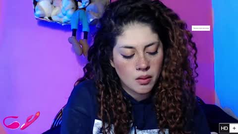 weedcam Curly Laura OF    online show from September 10, 12:22 am