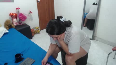 laura_foxx2379 online show from October 2, 2:32 am