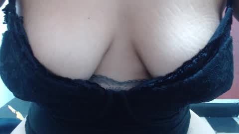  Laura  online show from February 8, 2:31 pm