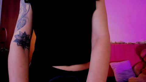 Laura Rose online show from April 8, 7:06 pm