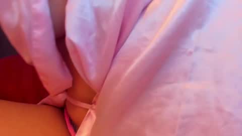 LAURA SOE online show from October 3, 7:22 pm