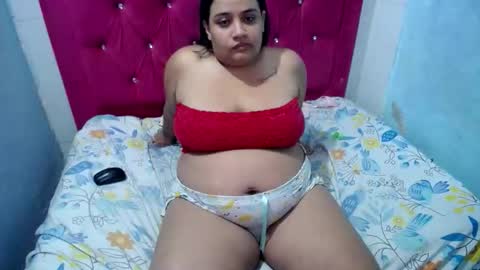 laura_sofia23 online show from December 4, 2:33 am