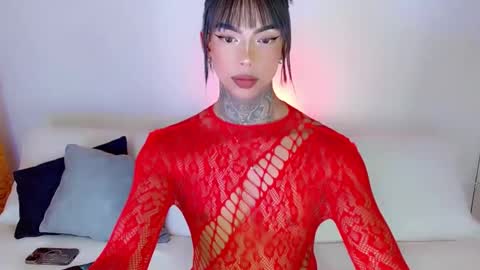 Laura online show from March 5, 1:42 am