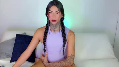 Laura online show from March 7, 9:17 pm