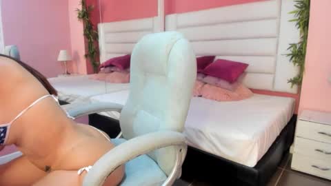 Laura online show from February 23, 1:24 pm