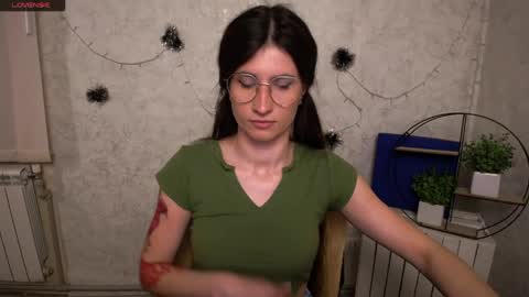 Laura online show from April 22, 7:26 am