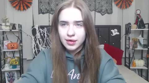 LauraHlot online show from October 26, 6:40 pm