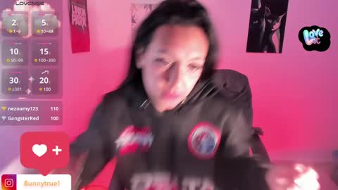 lauraohana online show from January 28, 2:31 pm