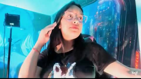 lauraohana online show from December 3, 10:16 am