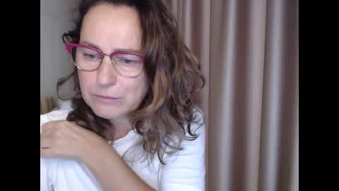 Lauraoven1 online show from October 10, 7:47 am