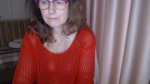 Lauraoven1 online show from October 15, 9:43 am