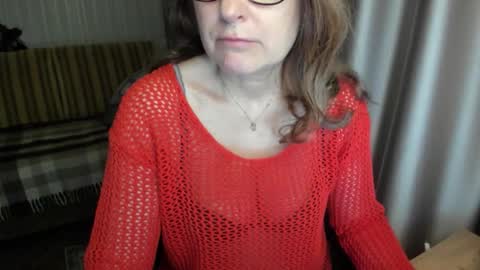 Lauraoven1 online show from March 28, 5:25 pm