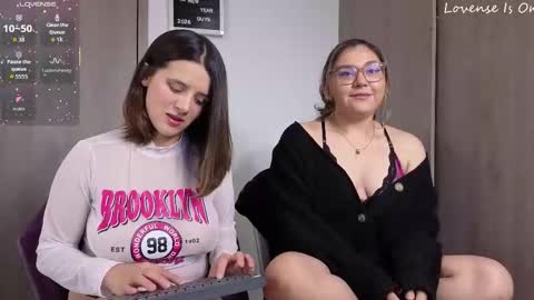 Laura online show from January 18, 9:24 pm