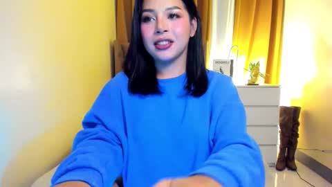 Your sweet Laura online show from December 3, 5:02 pm