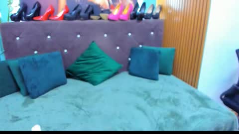 Laura online show from October 20, 5:34 am