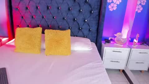 Laura online show from April 17, 12:29 pm