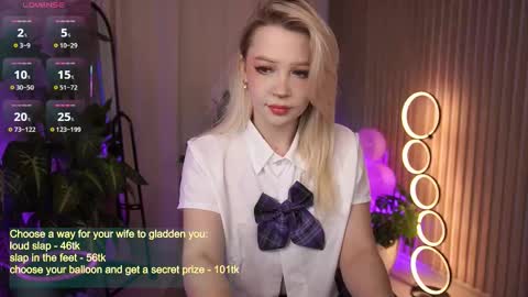  Laura  online show from October 2, 6:23 am