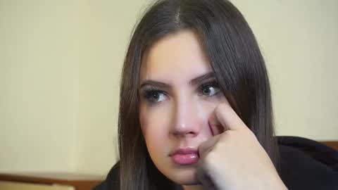 Monica online show from November 19, 8:13 am