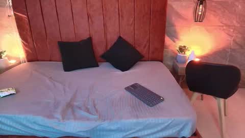 lauren_rouses online show from March 16, 5:32 am