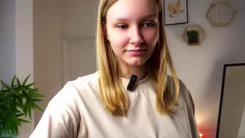 Ellie  online show from October 27, 11:32 am