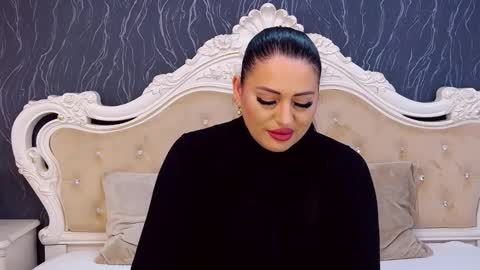 Laura online show from December 16, 5:41 pm