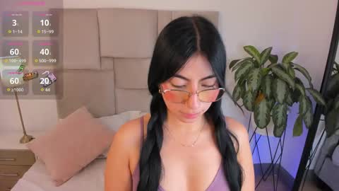 laurenn_smitth online show from October 9, 2:22 pm