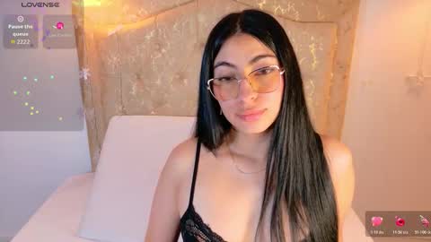 laurenn_smitth online show from January 10, 1:05 pm
