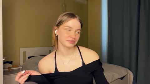 Bella online show from March 16, 1:37 pm