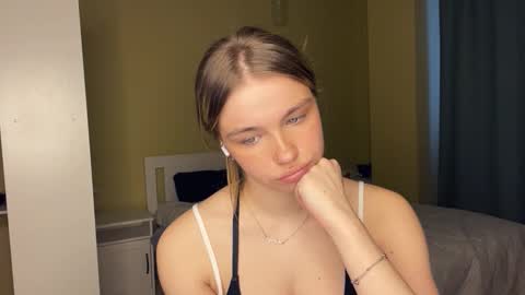 Bella online show from March 14, 2:32 pm