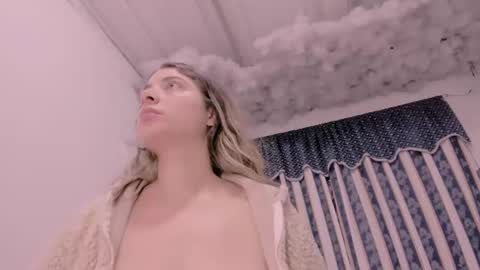 Lauu G online show from October 9, 10:32 am