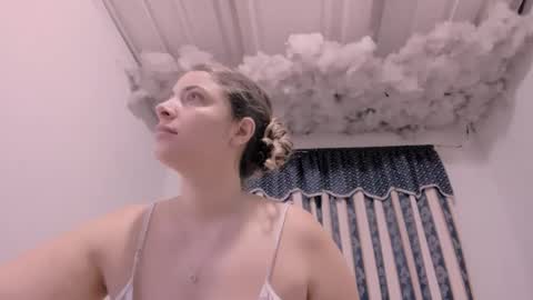 Lauu G online show from November 26, 10:23 am