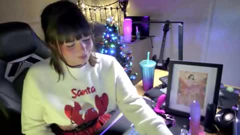 Lavenderrzz online show from December 20, 2:35 pm