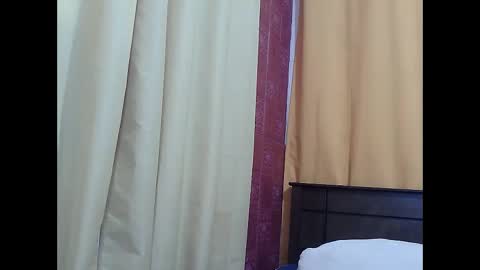 lavine1983 online show from November 18, 4:21 pm