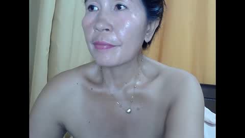 lavine1983 online show from November 6, 4:37 am