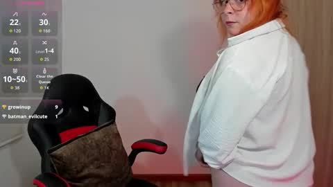 laylaah online show from December 13, 11:33 pm