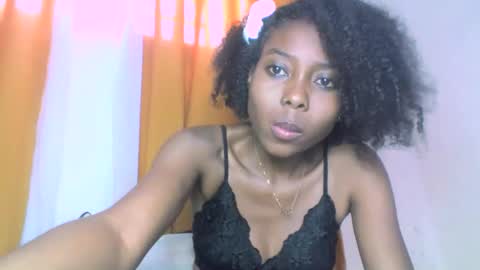 layannek online show from October 5, 10:12 am